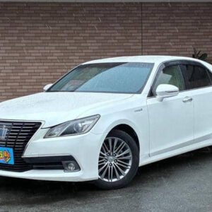 2013 Toyota Crown Hybrid Royal Saloon